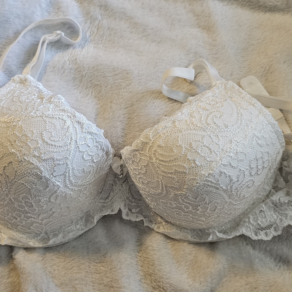 Smart & Sexy White Lace Push Up Bra